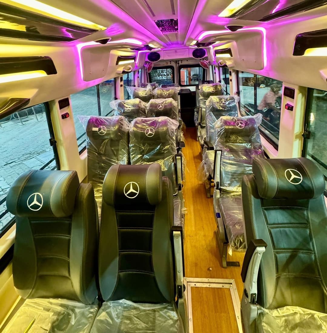 16 Seater Tempo Traveller